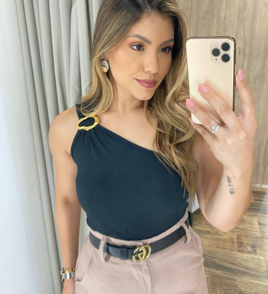 Regata Feminina Canelada Isis Nula Manga com Argola Preta - Fernanda Ramos Store
