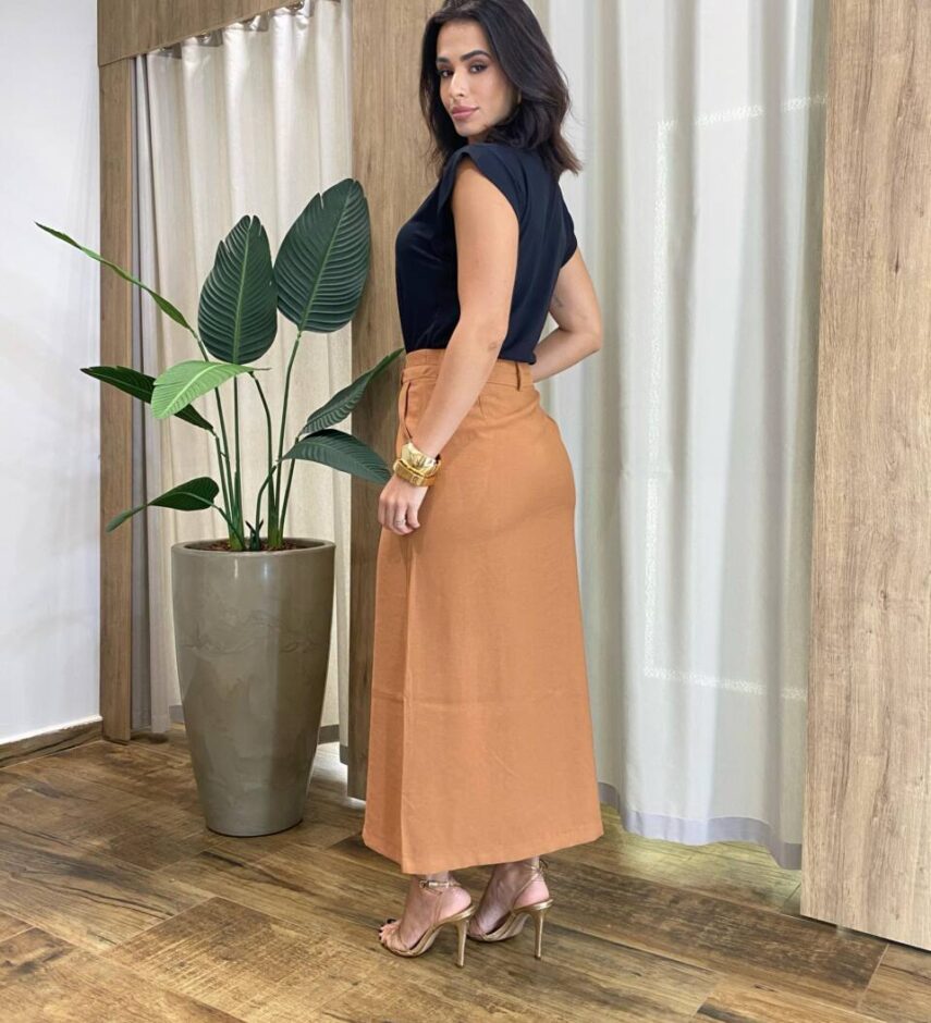 Saia Midi Feminina Alfaiataria Elisa Fenda Frontal Caramelo - Fernanda Ramos Store