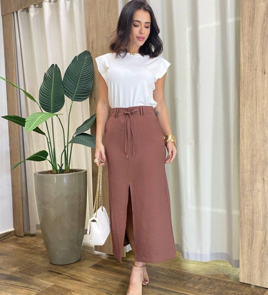 Saia Midi Feminina Alfaiataria Elisa Fenda Frontal Marrom - Fernanda Ramos Store
