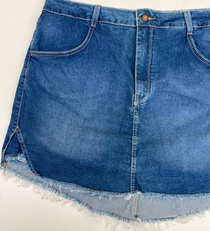 Short Saia Feminino Plus Jeans Barra Desfiada - Fernanda Ramos Store