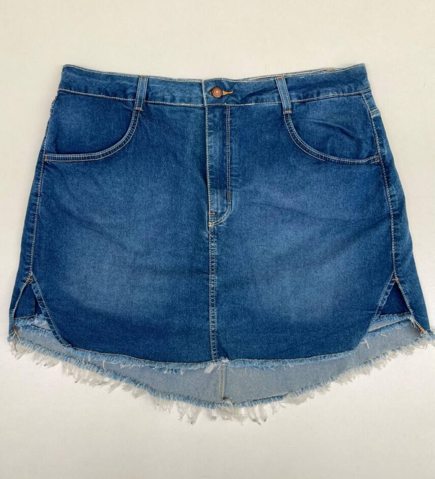 Short Saia Feminino Plus Jeans Barra Desfiada - Fernanda Ramos Store
