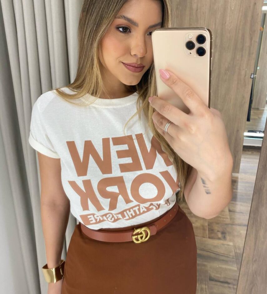 T-shirt Feminina Manga Curta New York Off White - Fernanda Ramos Store
