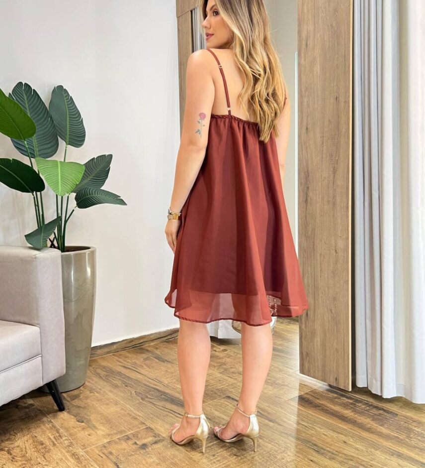 Vestido Feminino Curto Boho sem Bojo e Bata com Babado Marrom - Fernanda Ramos Store