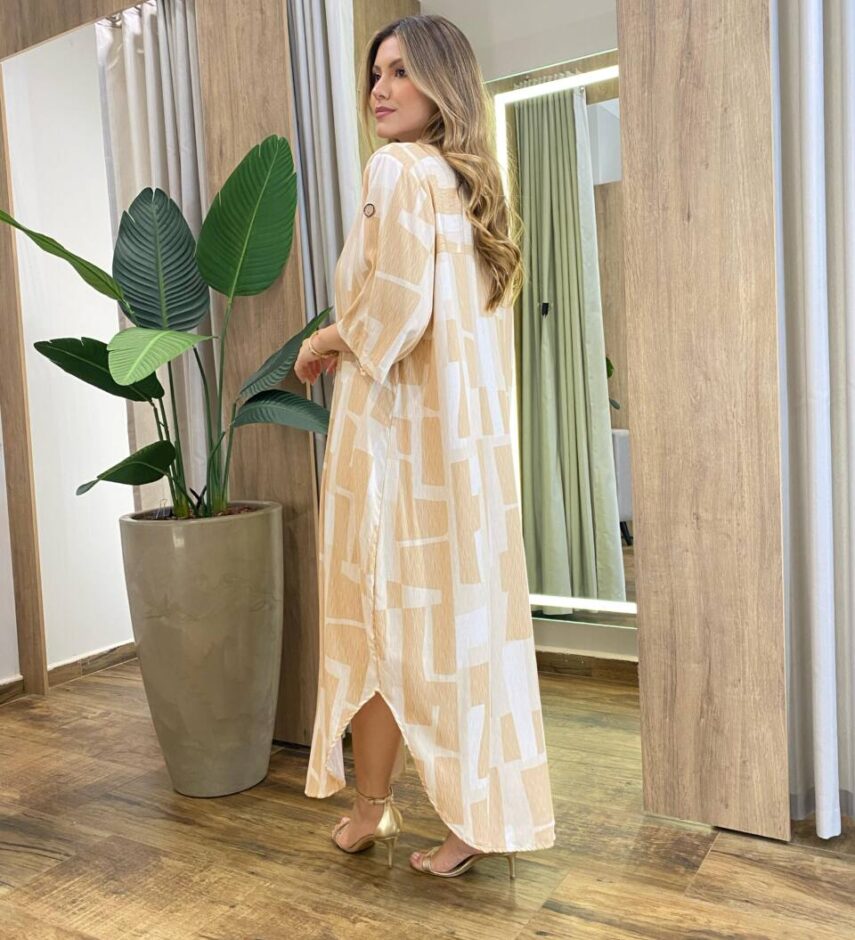 Vestido Midi sem Bojo Plus Fechamento em Botões Estampa Tons Bege - Fernanda Ramos Store