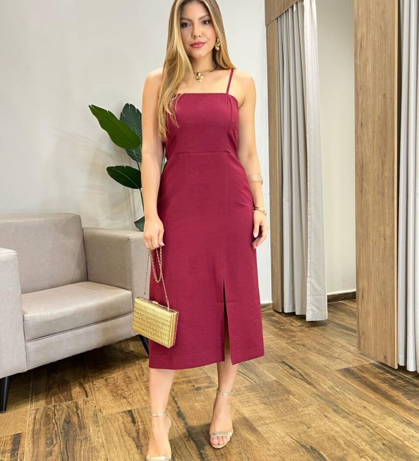 Vestido Midi Zendaya Alça Fina sem Bojo Lastex e Fenda Marsala - Fernanda Ramos Store
