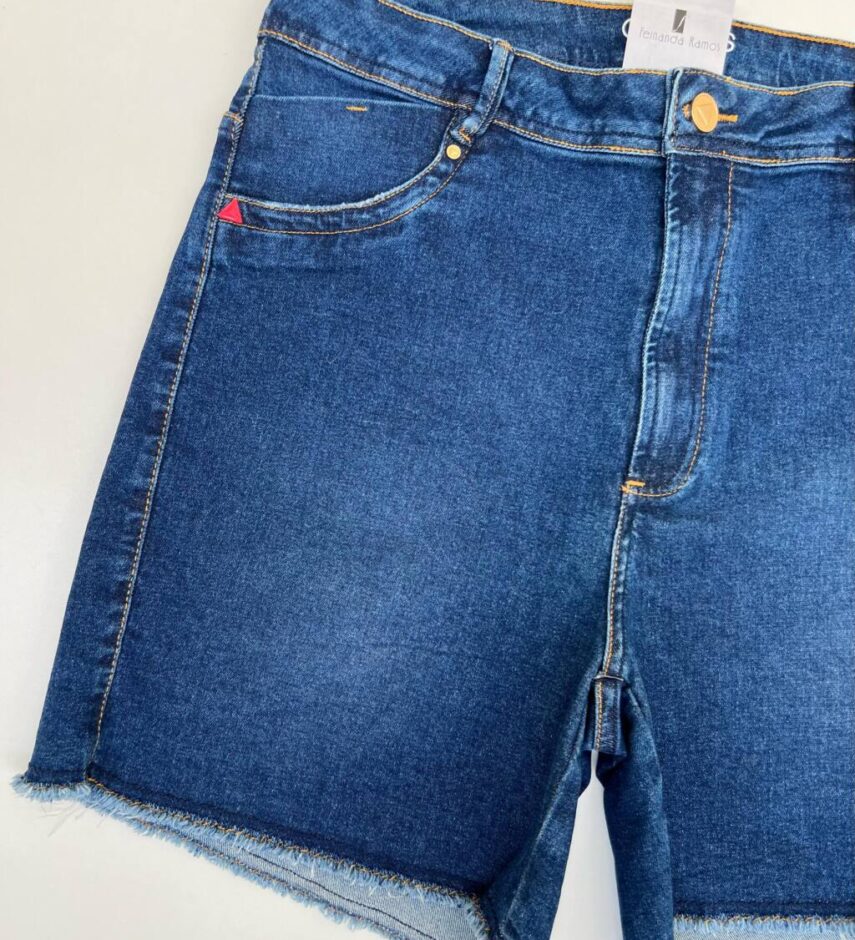 Bermuda Feminina Jeans Plus Resort com Barra Desfiada - Fernanda Ramos Store