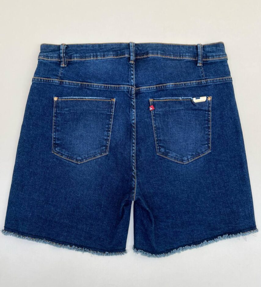 Bermuda Feminina Jeans Plus Resort com Barra Desfiada - Fernanda Ramos Store