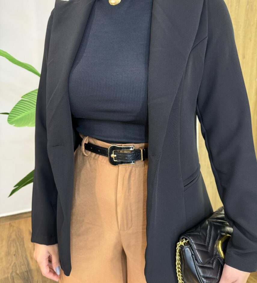Blazer Feminino Boss Alfaiataria Manga Longa Bolso Falso Preto - Fernanda Ramos Store