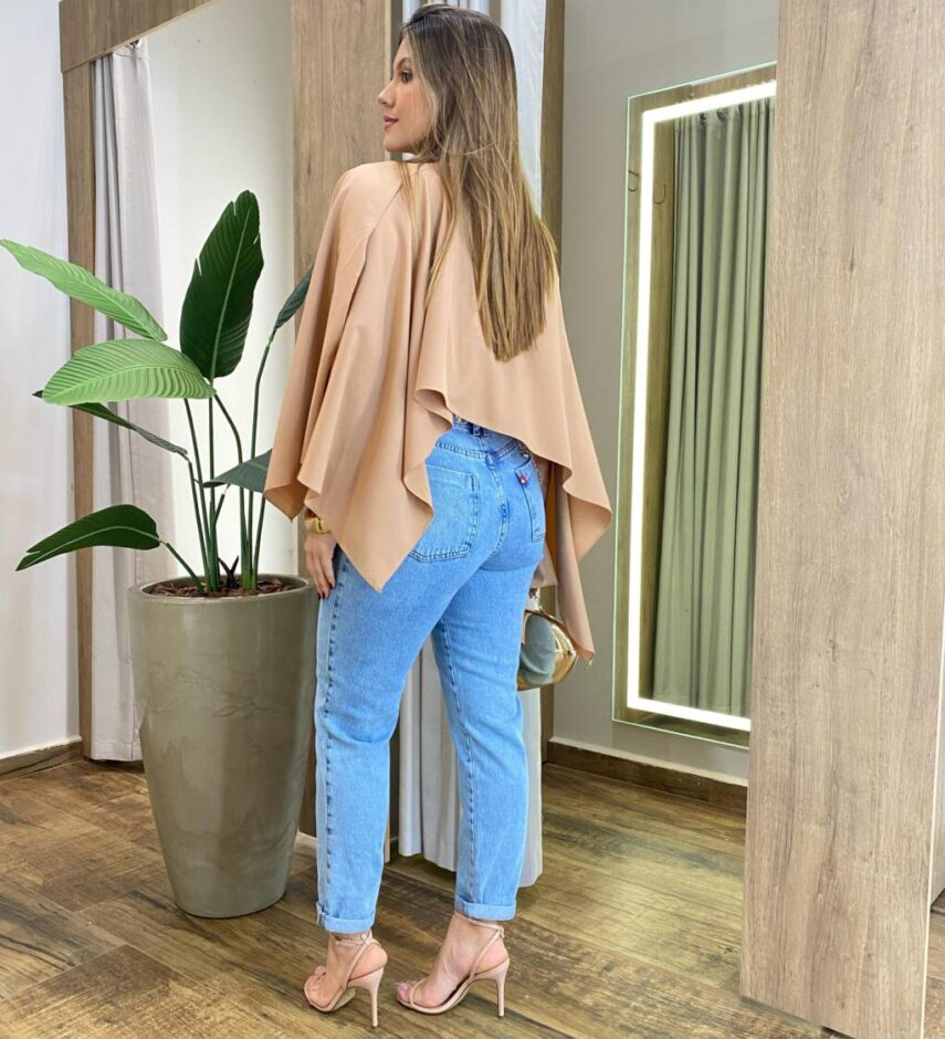 Blusa Bata Feminina com Cropped Assimétrica Bege - Fernanda Ramos Store