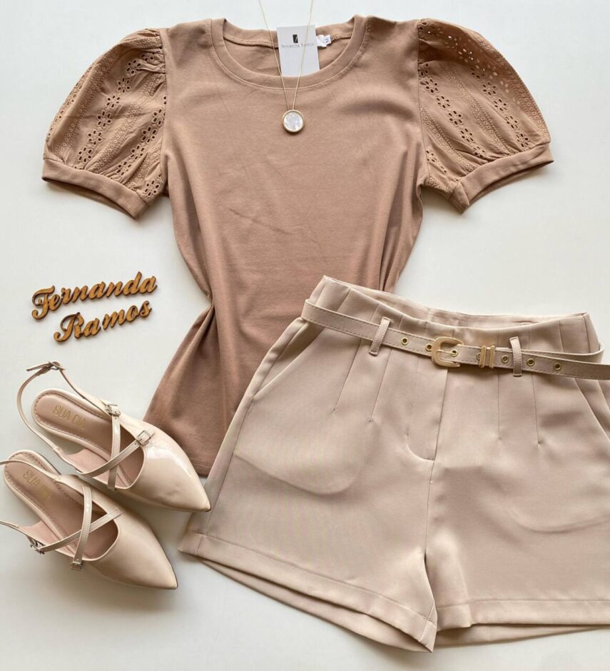 Blusa Feminina Manga Curta com Detalhes em Laise Chocolate - Fernanda Ramos Store