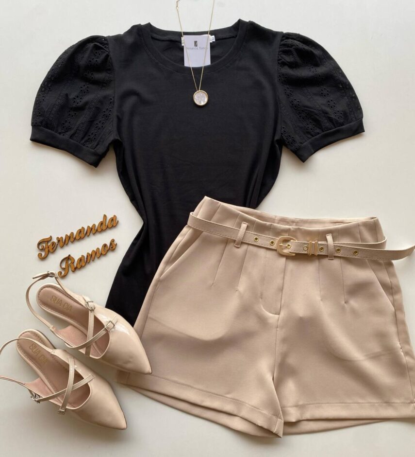 Blusa Feminina Manga Curta com Detalhes em Laise Preta - Fernanda Ramos Store