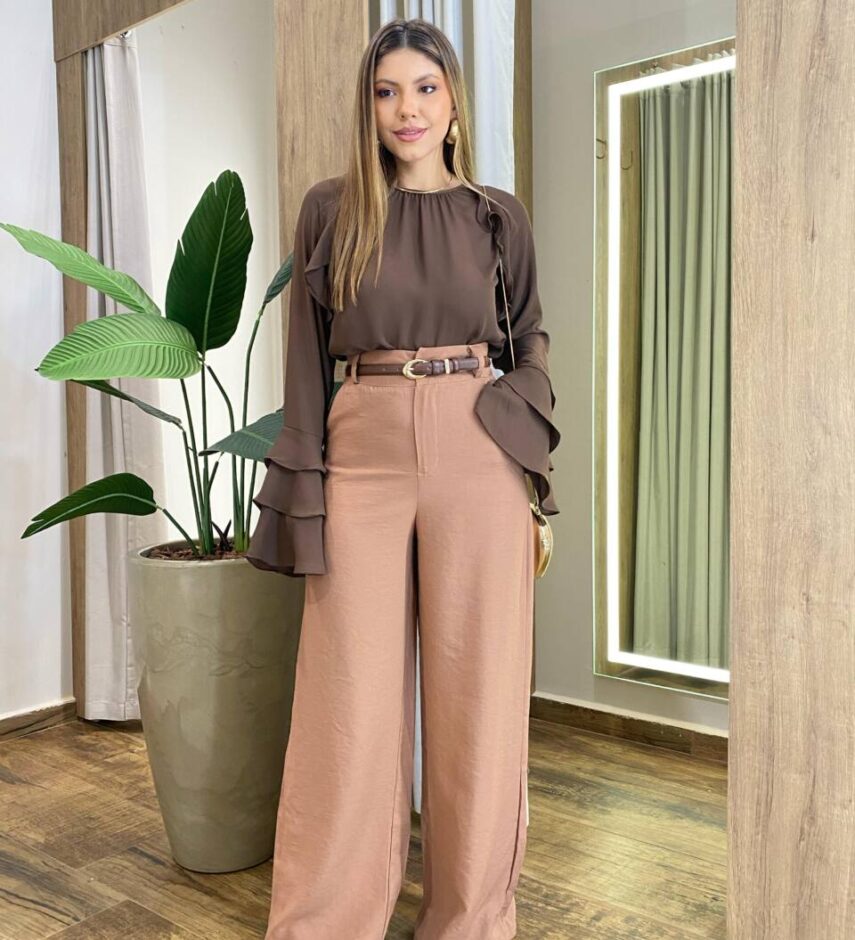 Blusa Manga Longa Hope com Manga Ampla e Babados Marrom - Fernanda Ramos Store