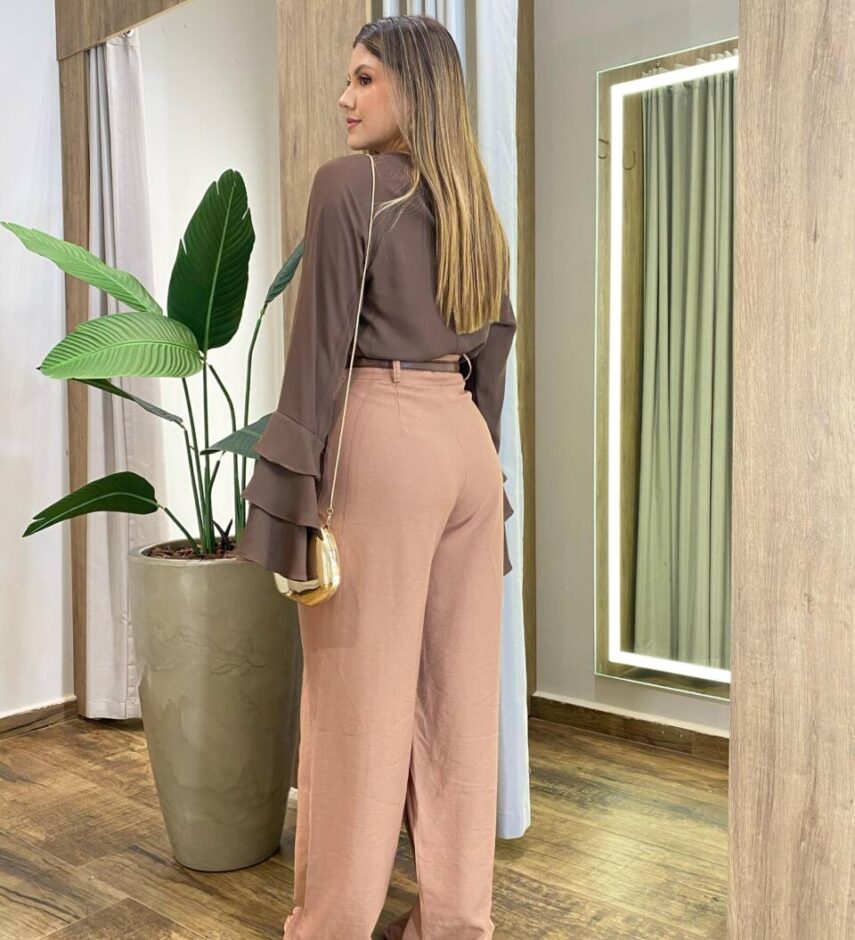 Blusa Manga Longa Hope com Manga Ampla e Babados Marrom - Fernanda Ramos Store