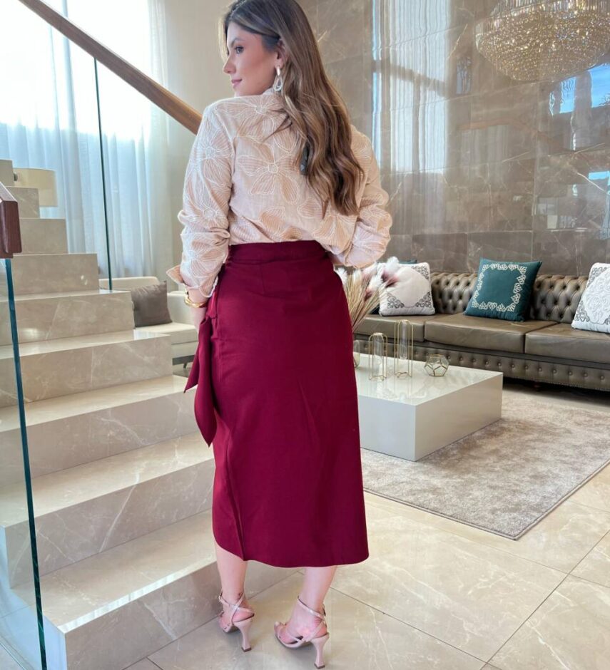 Camisa Feminina Social Tiffany Bordado em Flores Bege - Fernanda Ramos Store