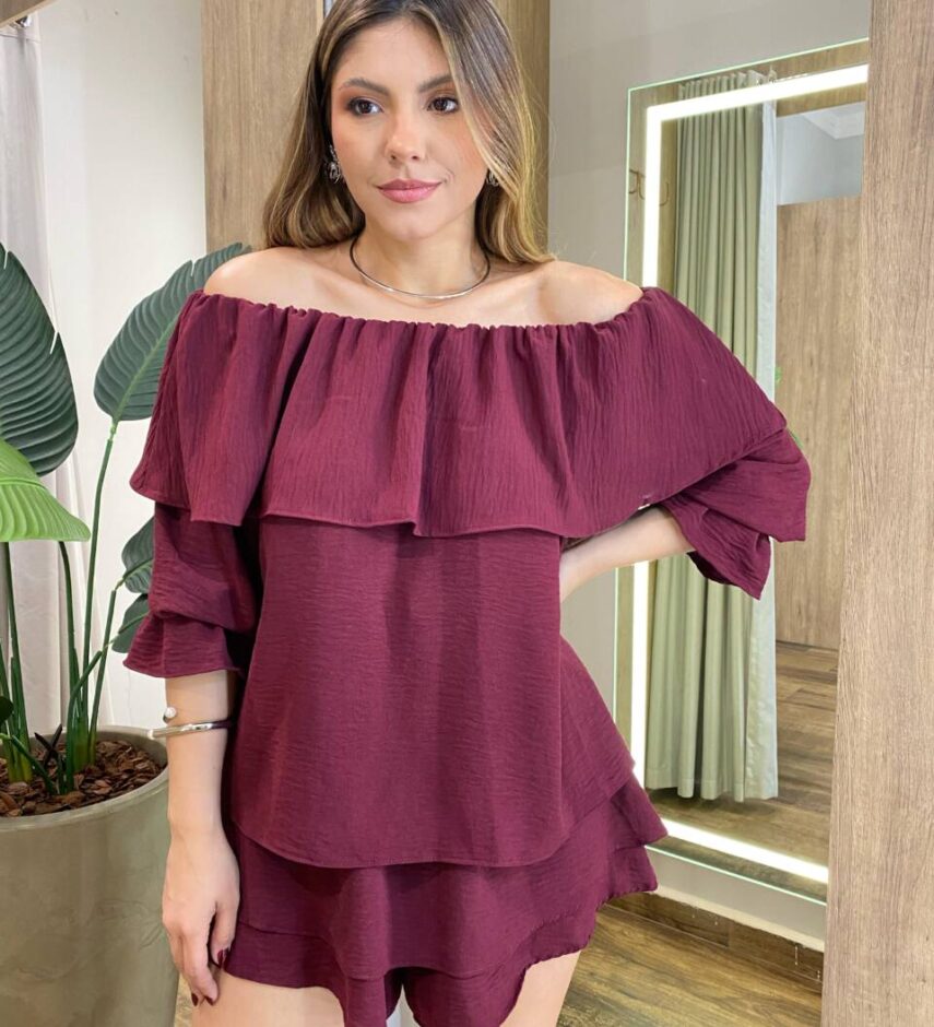 Conjunto Feminino Blusa Manga Longa com Babados e Short Saia Marsala - Fernanda Ramos Store