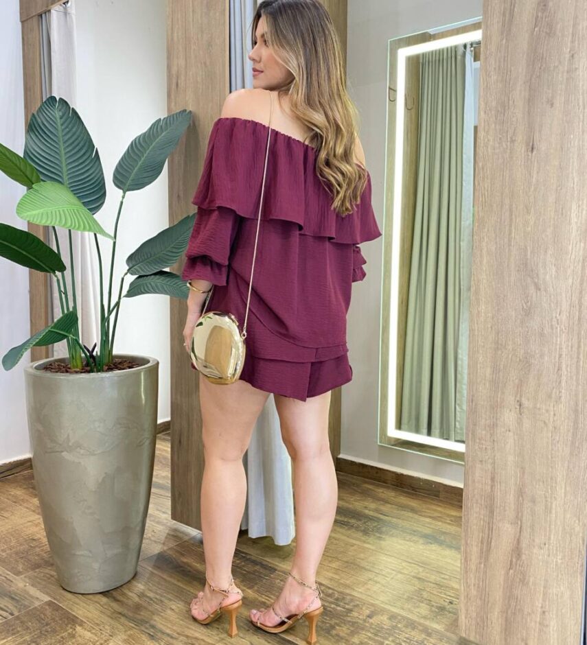 Conjunto Feminino Blusa Manga Longa com Babados e Short Saia Marsala - Fernanda Ramos Store