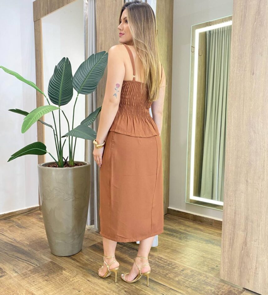 Conjunto Feminino Luli Regata e Saia Midi com Recorte Caramelo - Fernanda Ramos Store