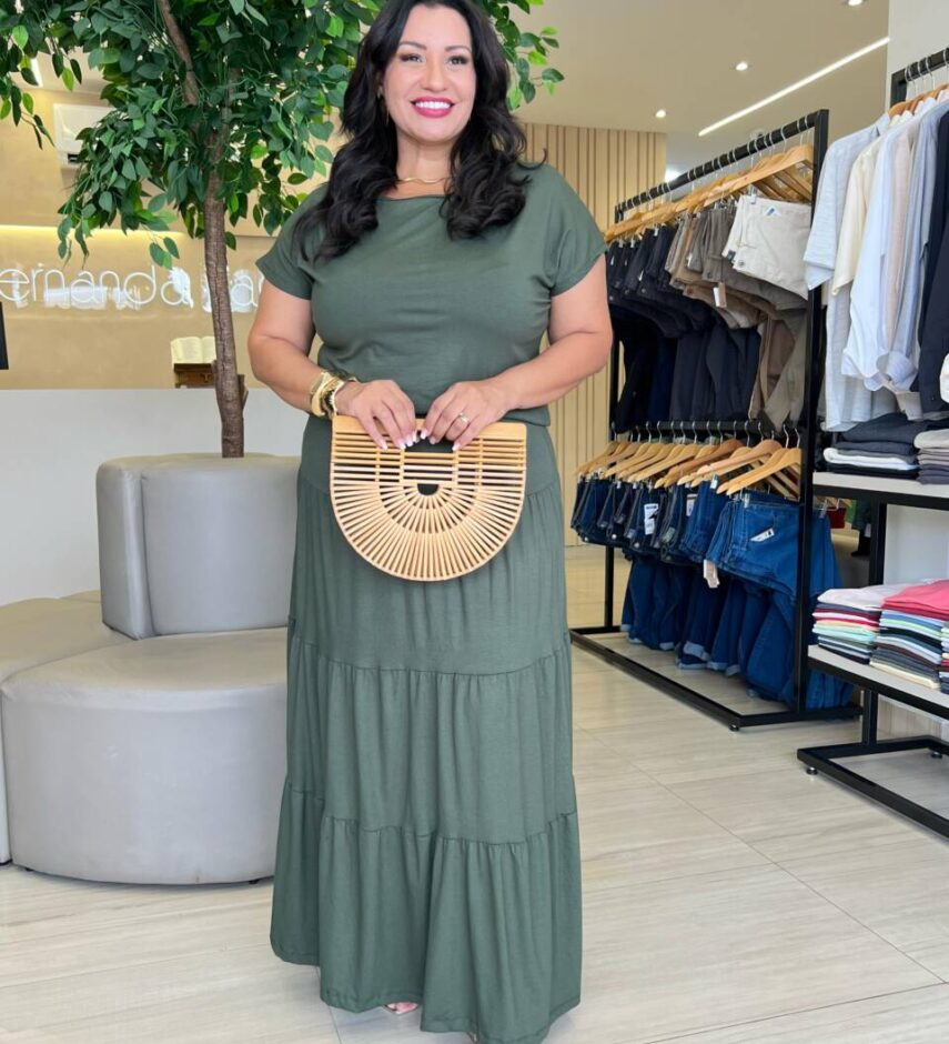 Conjunto Feminino Malha Plus Cropped sem Bojo e Saia Longa Verde - Fernanda Ramos Store