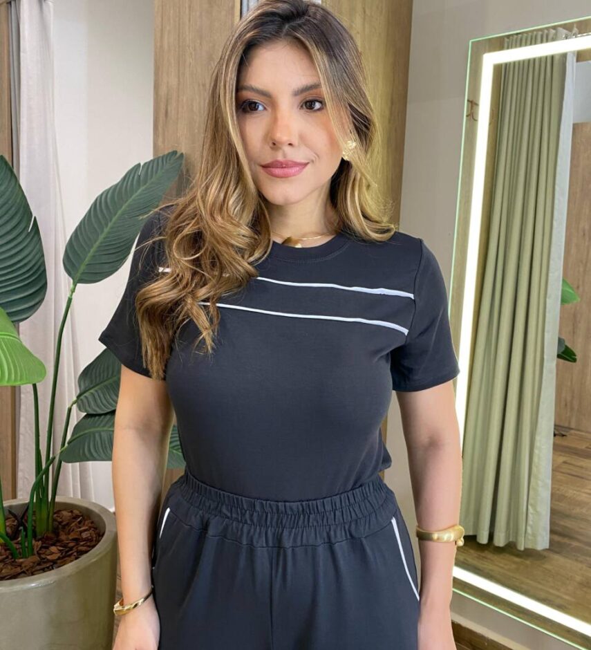 Conjunto Feminino Moletinho Mia Blusa Manga Curta e Calça Preto - Fernanda Ramos Store