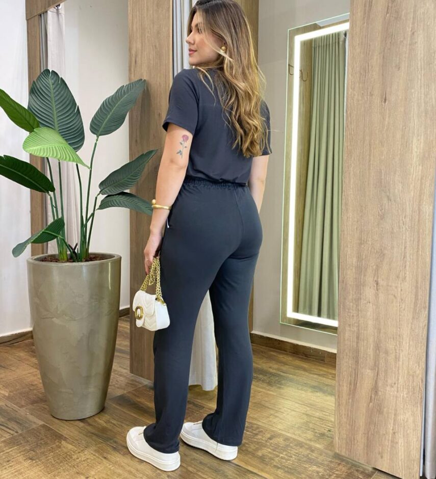 Conjunto Feminino Moletinho Mia Blusa Manga Curta e Calça Preto - Fernanda Ramos Store
