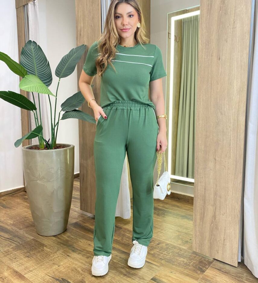 Conjunto Feminino Moletinho Mia Blusa Manga Curta e Calça Verde - Fernanda Ramos Store