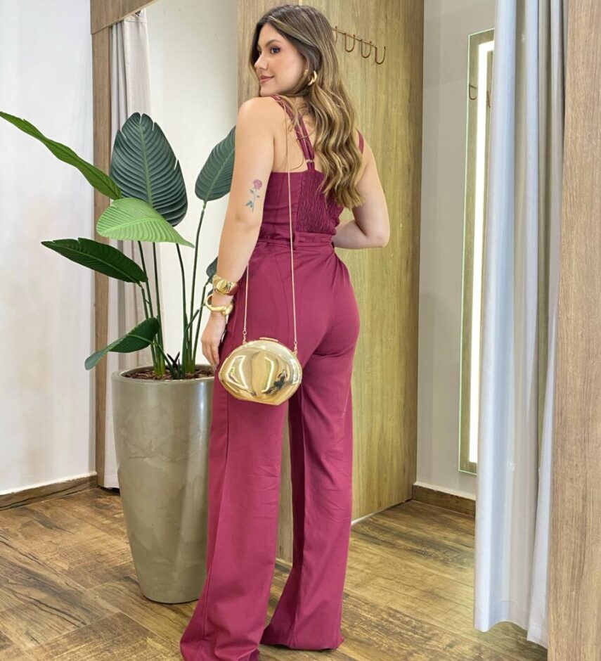 Conjunto Gabriela Cropped com Bojo Detalhe na Alça e Calça Vinho - Fernanda Ramos Store