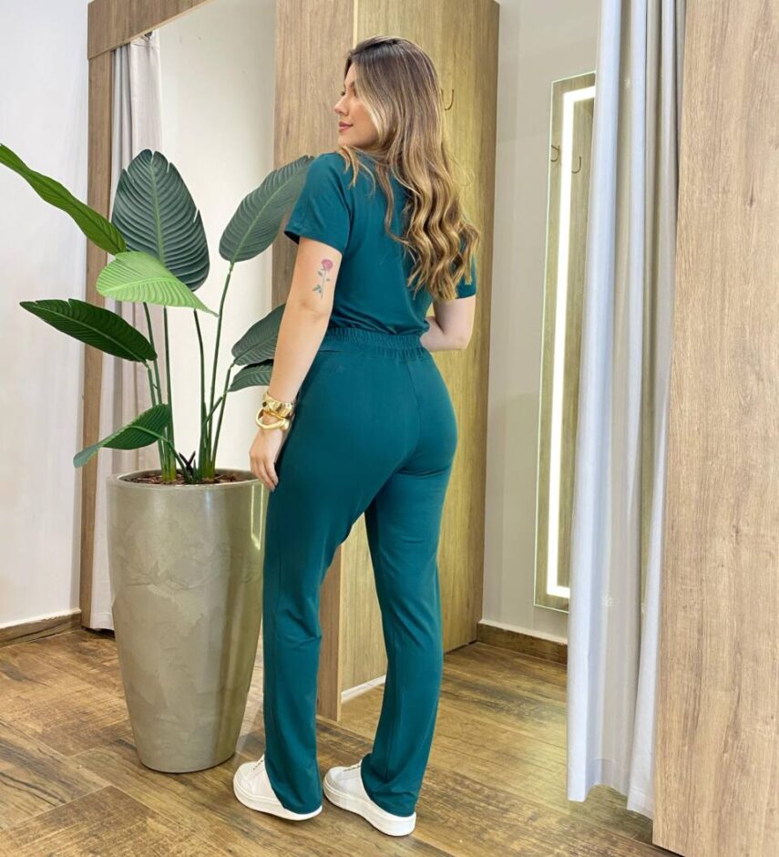Conjunto Moletinho Plus Alicia Blusa Manga Curta e Calça Verde - Fernanda Ramos Store