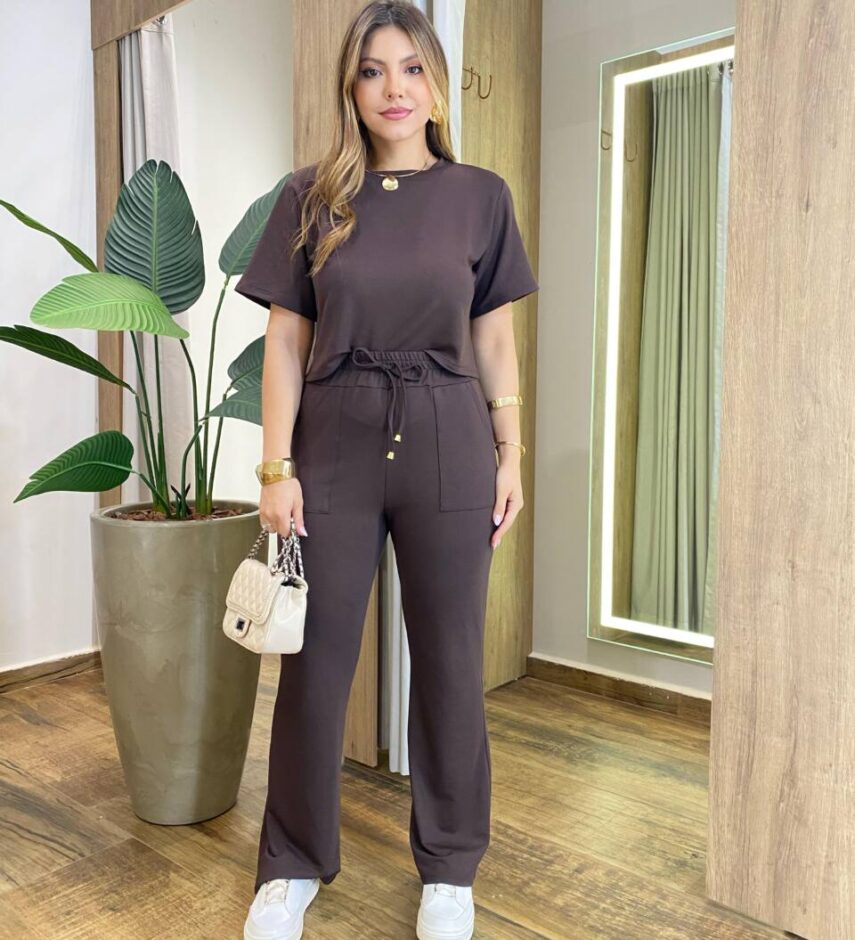 Conjunto Moletinho Vanessa Blusa Manga Curta e Calça Marrom - Fernanda Ramos Store