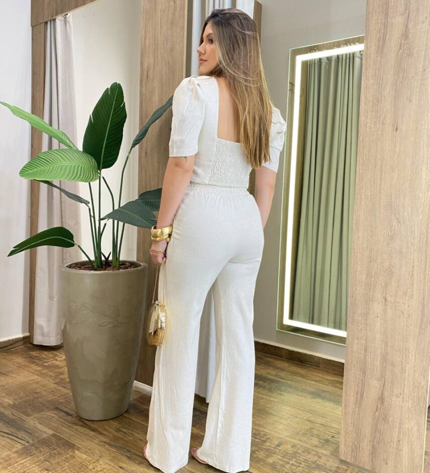 Conjunto Noronha Cropped com Bojo e Calça com Detalhe Cru - Fernanda Ramos Store