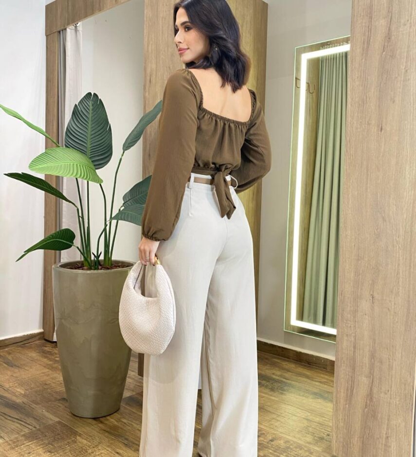 Cropped Feminino com Bojo Manga Longa Detalhes e Amarração Marrom - Fernanda Ramos Store