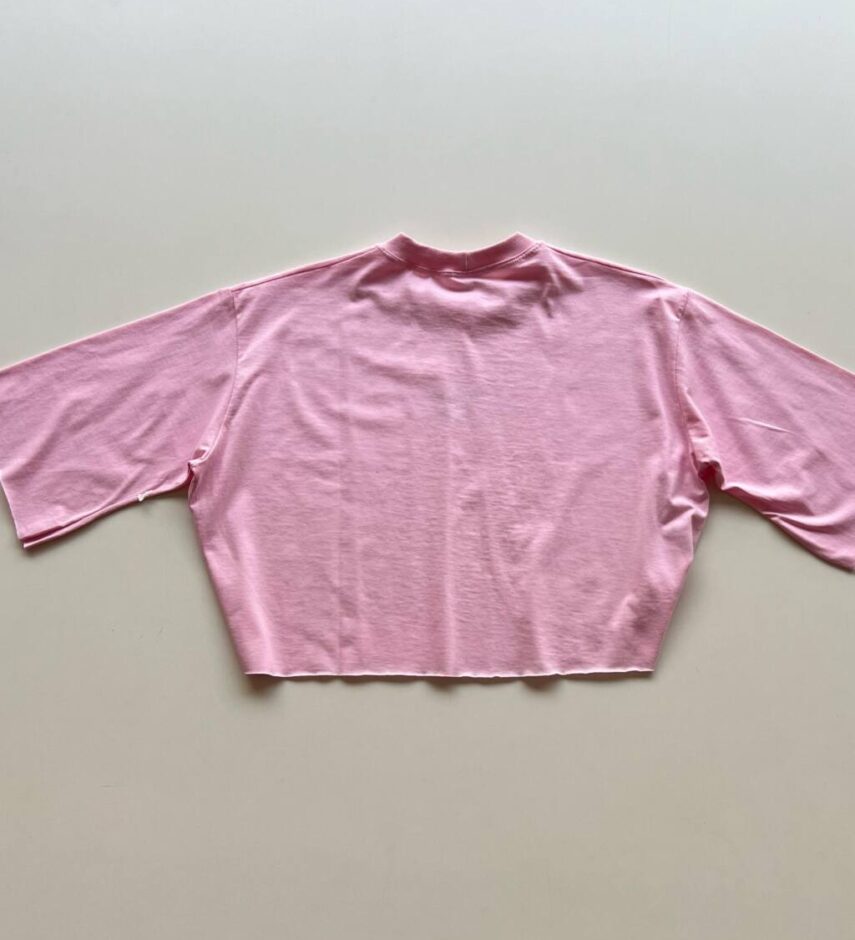 Cropped Feminino Manga Curta com Estampa Rosa - Fernanda Ramos Store