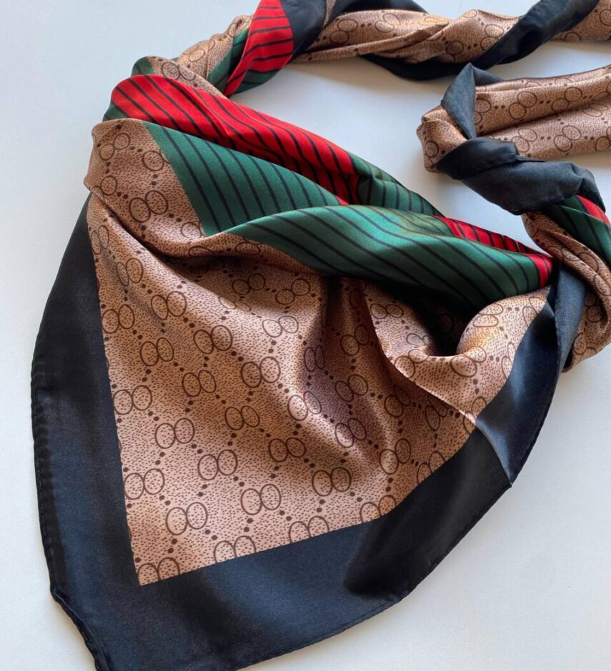Lenço Feminino Acetinado Estampado com Detalhes - Fernanda Ramos Store