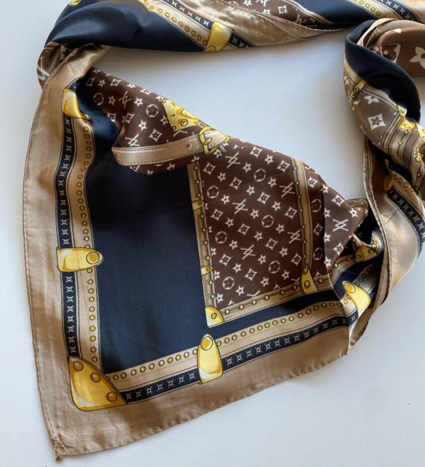 Lenço Feminino Acetinado Estampado Dourado - Fernanda Ramos Store