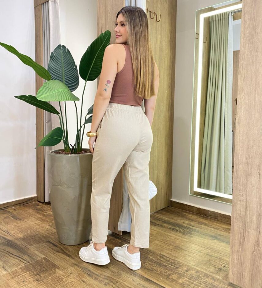 Regata Feminina Canelada Cavada e Gola Alta Chocolate - Fernanda Ramos Store