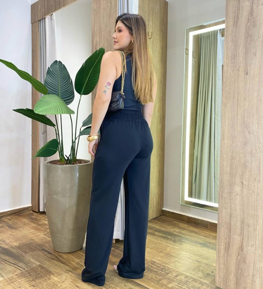Regata Feminina Canelada Cavada e Gola Alta Preta - Fernanda Ramos Store