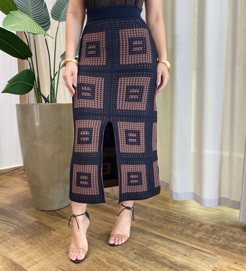 Saia Midi Tricot Modal com Fenda Frontal Estampada Preta - Fernanda Ramos Store