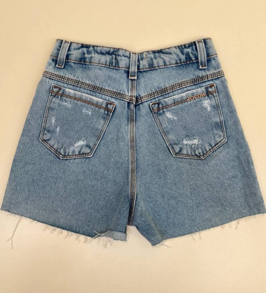 Short Feminino Jeans Claro Detalhes em Destroyed - Fernanda Ramos Store