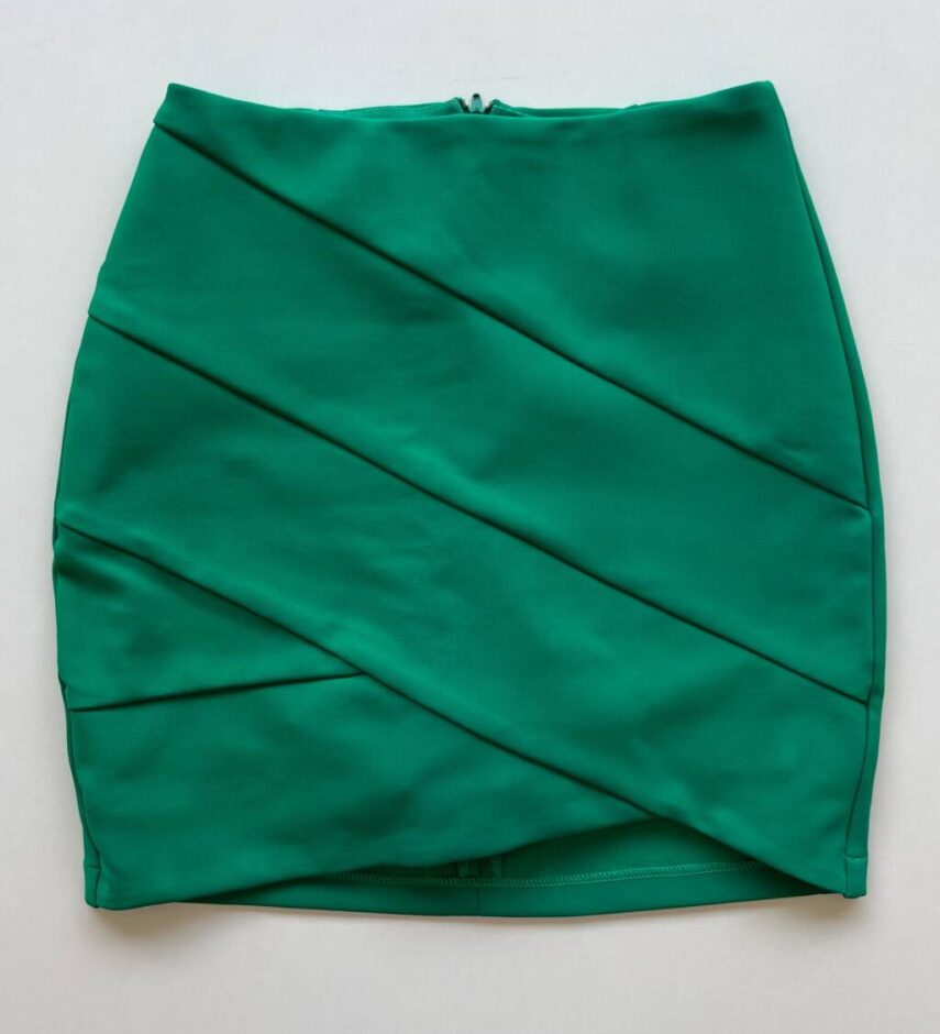 Short Saia Feminino Poliamida Detalhes Assimétrico Verde - Fernanda Ramos Store