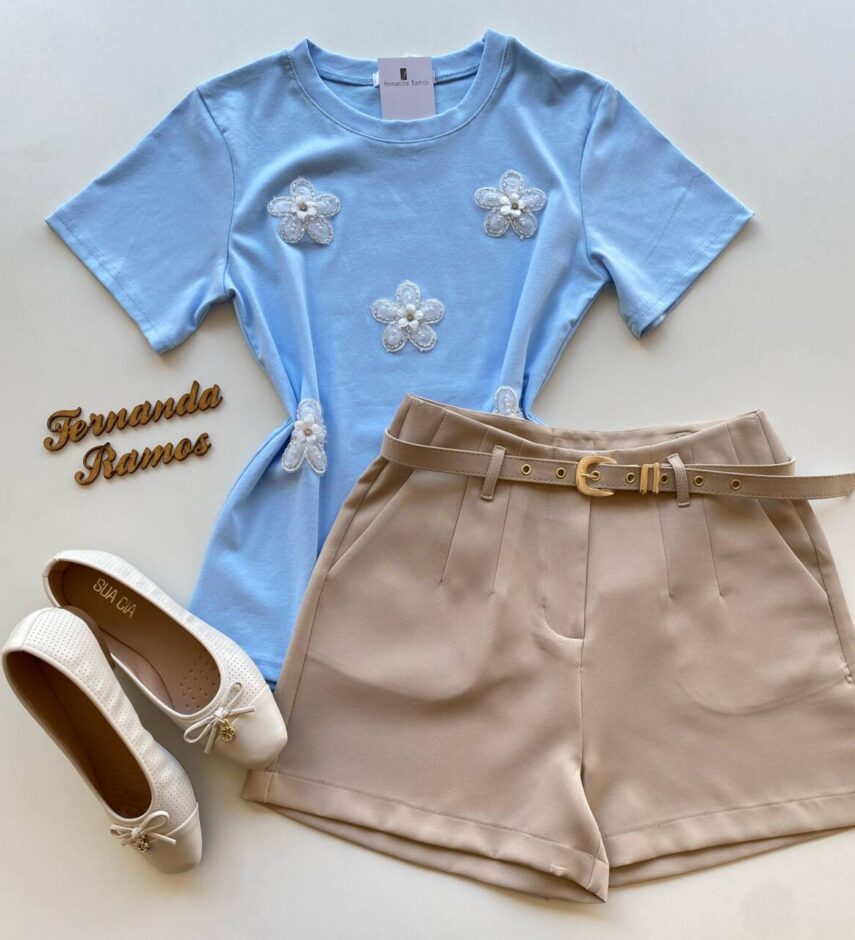 T-shirt Feminina Manga Curta Marsha Bordada com Pedrarias Azul - Fernanda Ramos Store