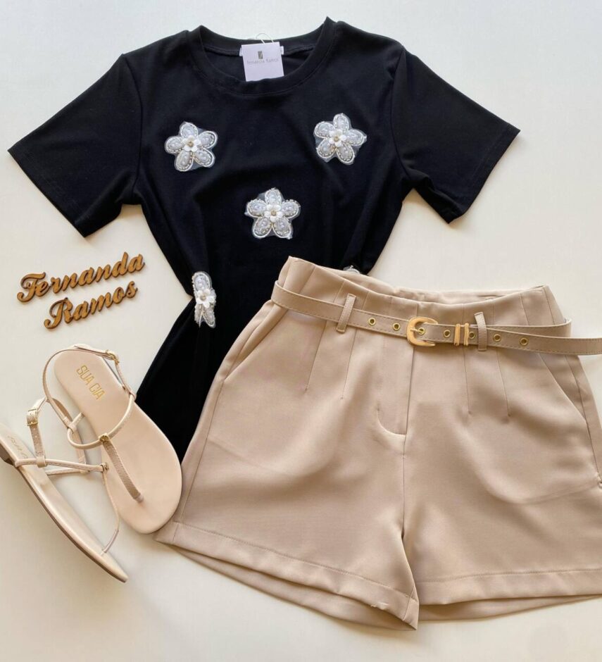 T-shirt Feminina Manga Curta Marsha Bordada com Pedrarias Preta - Fernanda Ramos Store