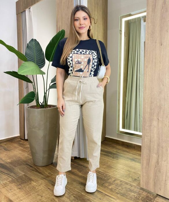 T-shirt Feminina Manga Curta Plus Estampada Chic Preta - Fernanda Ramos Store