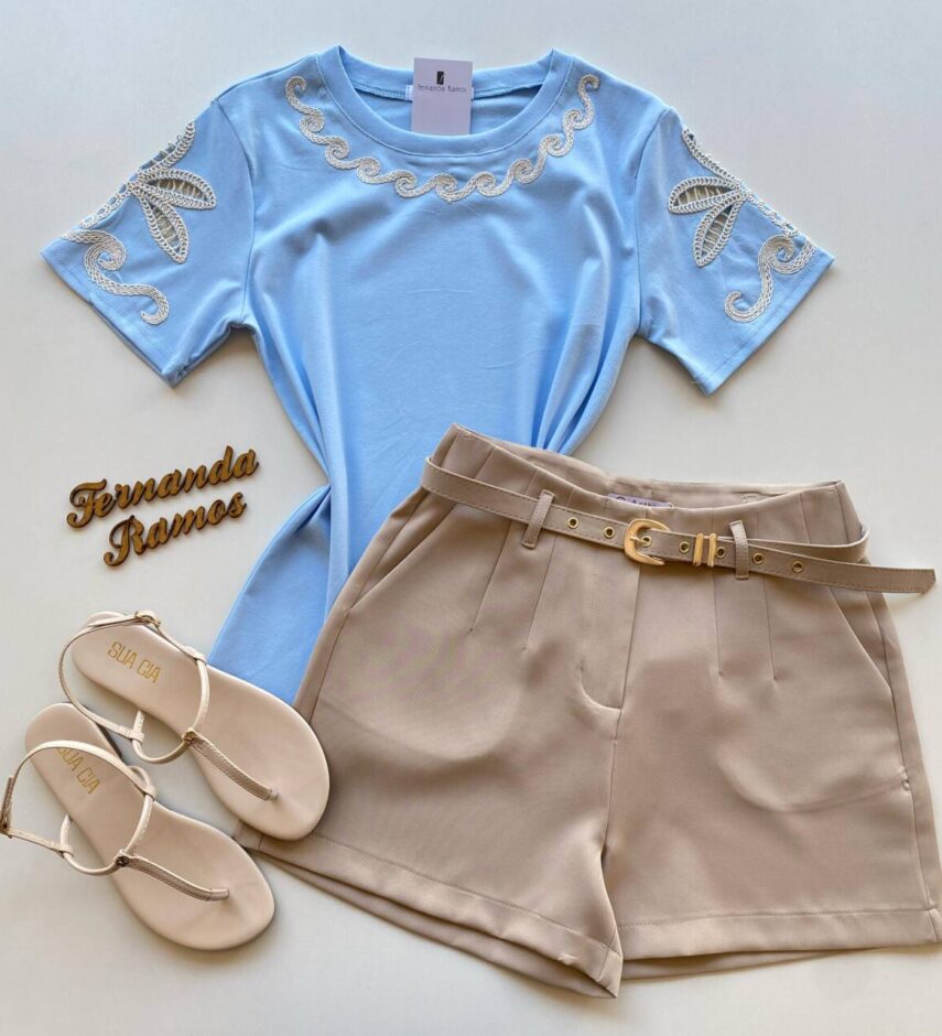 T-shirt Feminina Sandy Manga Curta com Detalhes Bordados Azul - Fernanda Ramos Store