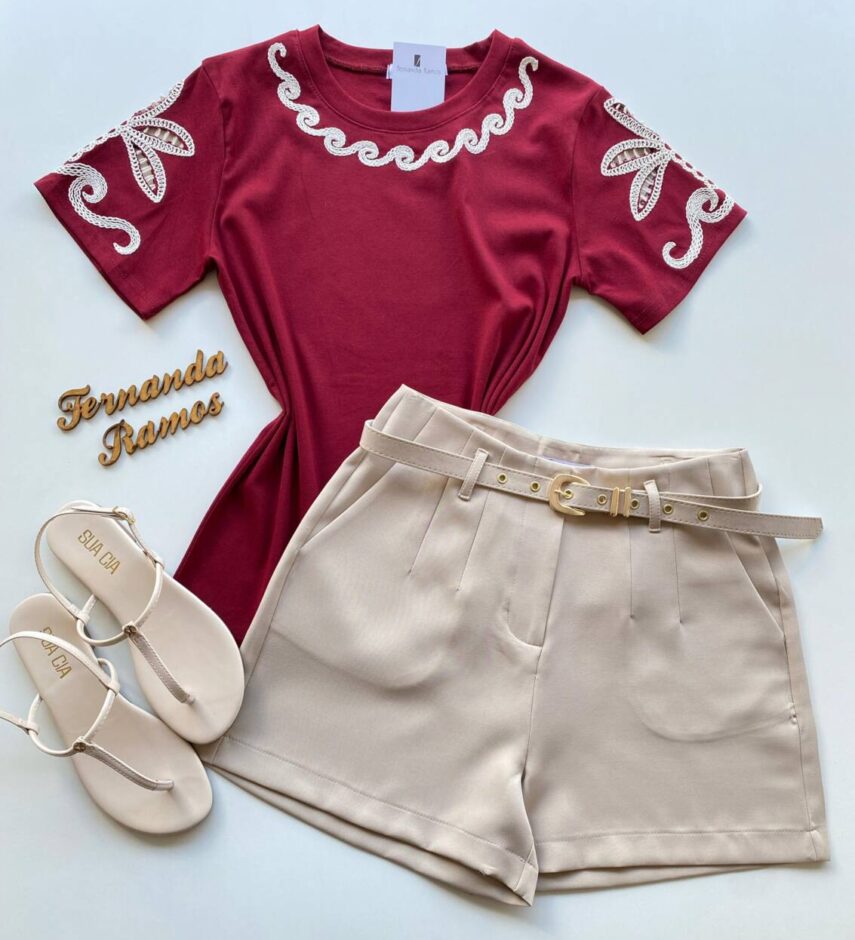 T-shirt Feminina Sandy Manga Curta com Detalhes Bordados Marsala - Fernanda Ramos Store