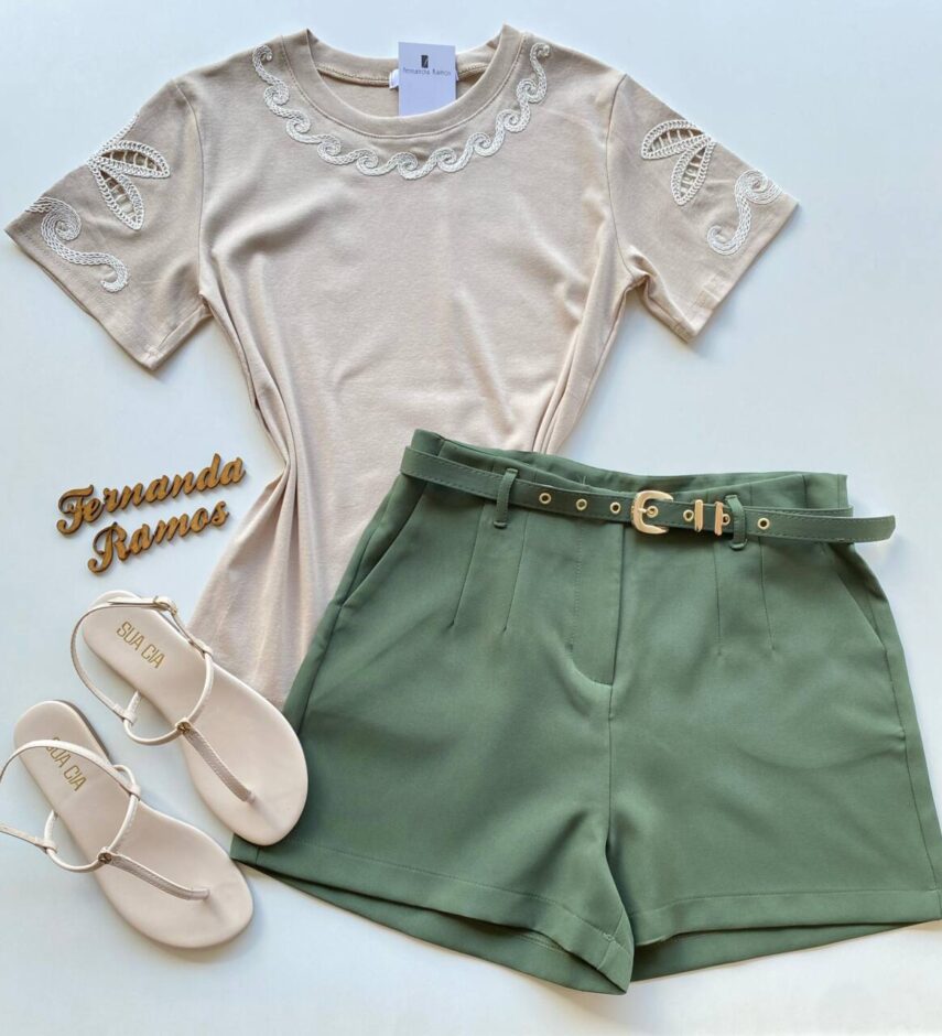 T-shirt Feminina Sandy Manga Curta com Detalhes Bordados Bege - Fernanda Ramos Store