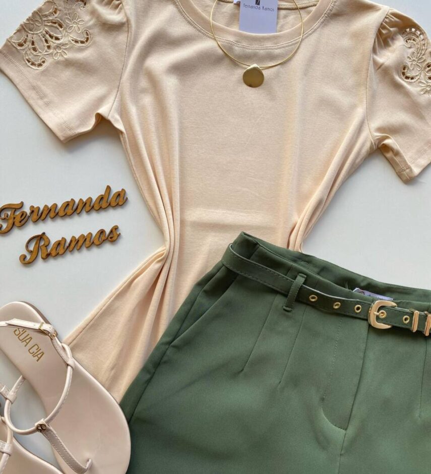T-shirt Feminina Thais Manga Curta com Detalhes Bege - Fernanda Ramos Store