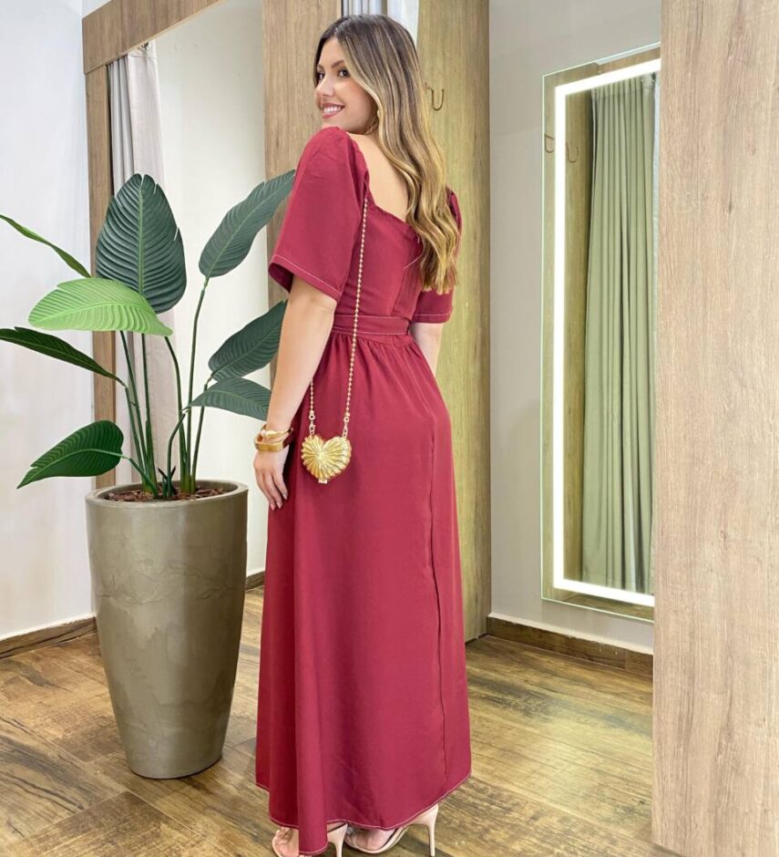 Vestido Longo com Bojo Manga Curta com Detalhes e Cinto Vinho - Fernanda Ramos Store
