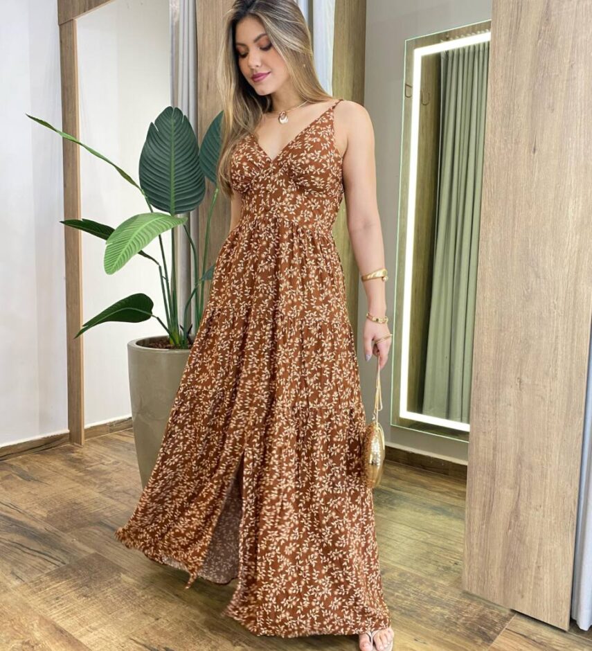 Vestido Longo Naty com Bojo Estampa Floral e Fenda Caramelo - Fernanda Ramos Store