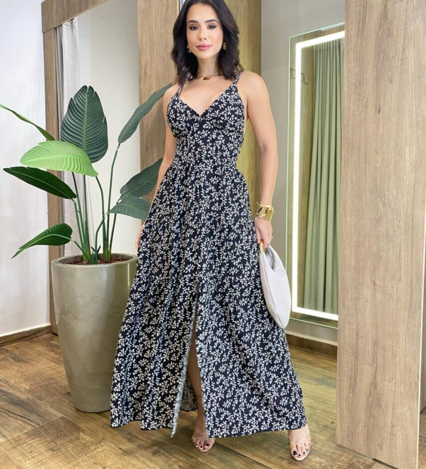 Vestido Longo Naty com Bojo Estampa Floral e Fenda Preto - Fernanda Ramos Store