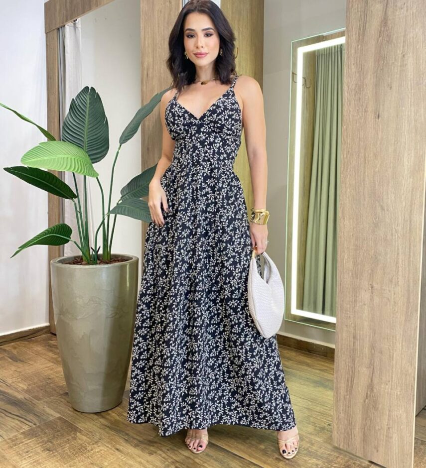 Vestido Longo Naty com Bojo Estampa Floral e Fenda Preto - Fernanda Ramos Store