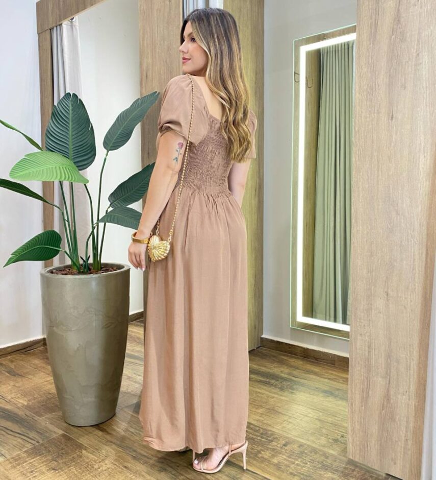 Vestido Longuete Beatriz com Bojo Manga Curta e Lastex Bege - Fernanda Ramos Store